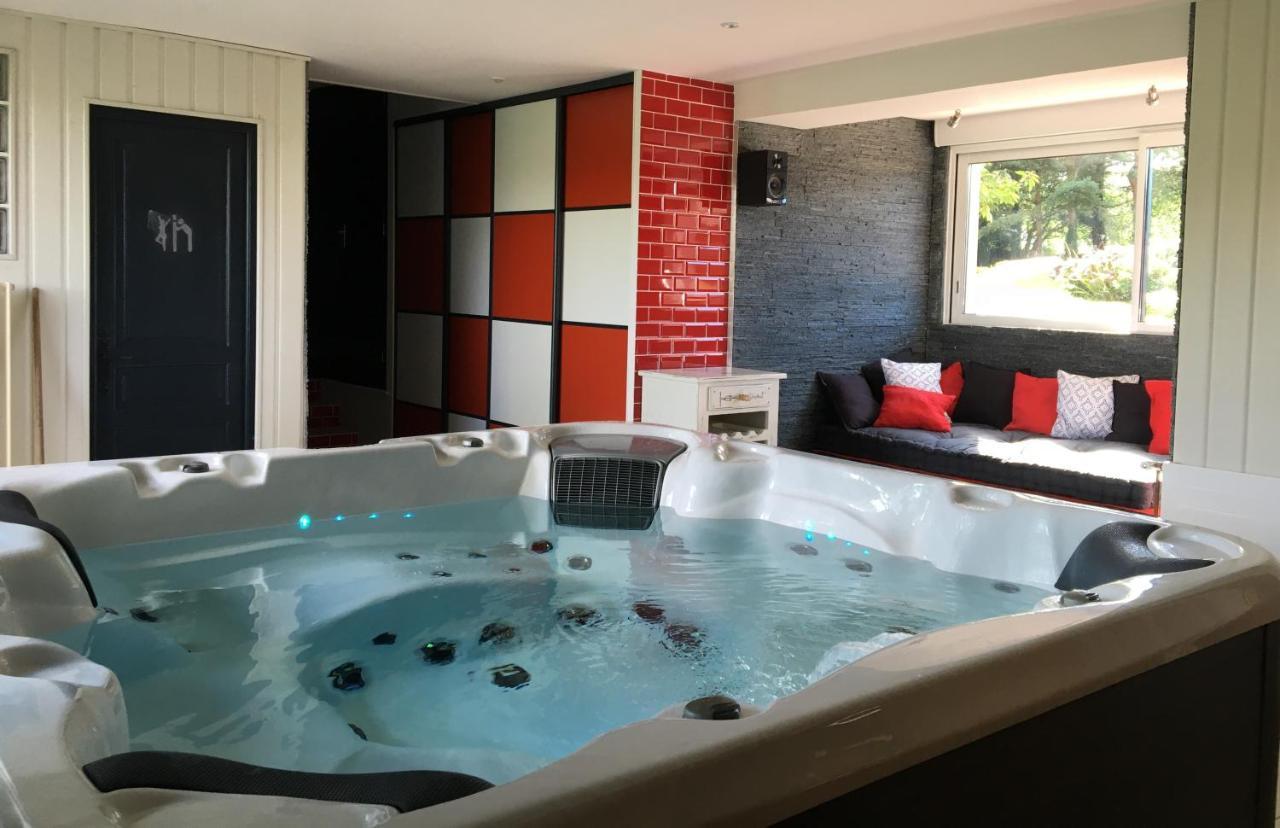 Gite Piscine Jacuzzi Privatises Clos Valentin Freulleville Kültér fotó